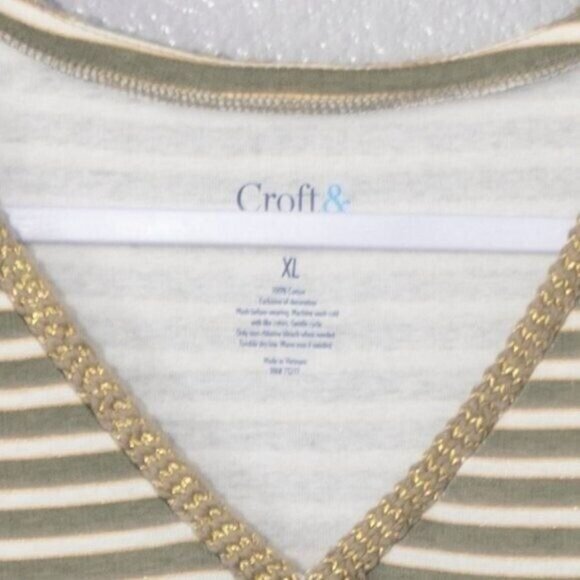 Croft & Barrow Womens Size XL Striped V-Neck Knit Top Short Sleeve Beige & White - Picture 2 of 5
